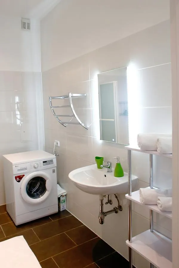 Exclusive Vienna Apartment 0*,